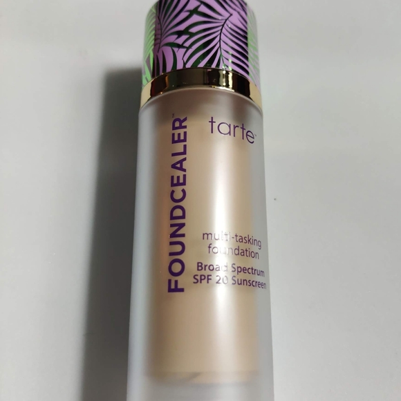 NIB Tarte 16N Fair light Neutral Multitasking Foundation Exp. 2/21